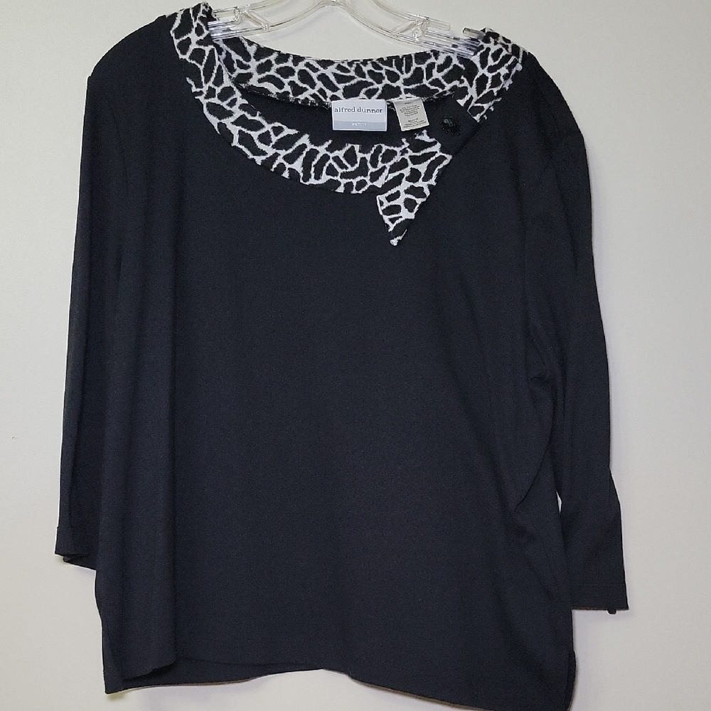 Alfred Dunner 1/4 Sleeve Black/Giraffe Print collar Embellished‎ PXL